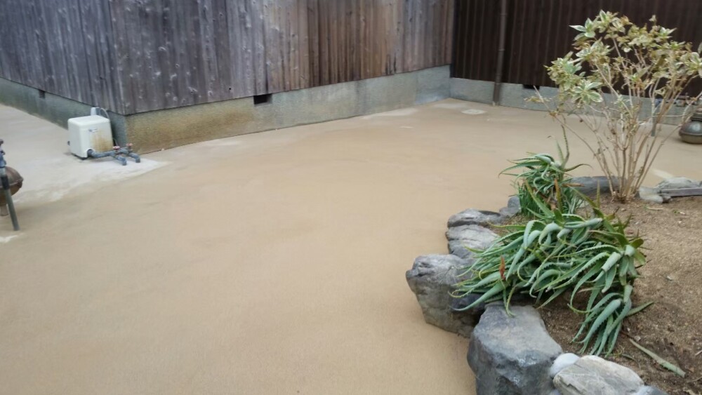 89%OFF!】 固まる土 マグナイト20kg入り 雑草防止 セメント不使用 環境に優しい かたまる土 固まる砂
